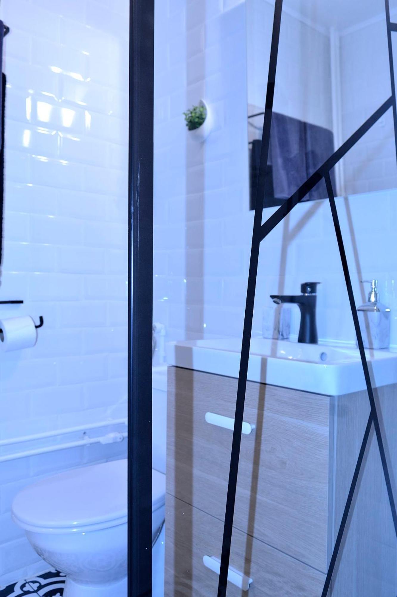 Cozy 2 Rooms Apartment Drumul Taberei Bucarest Exterior foto